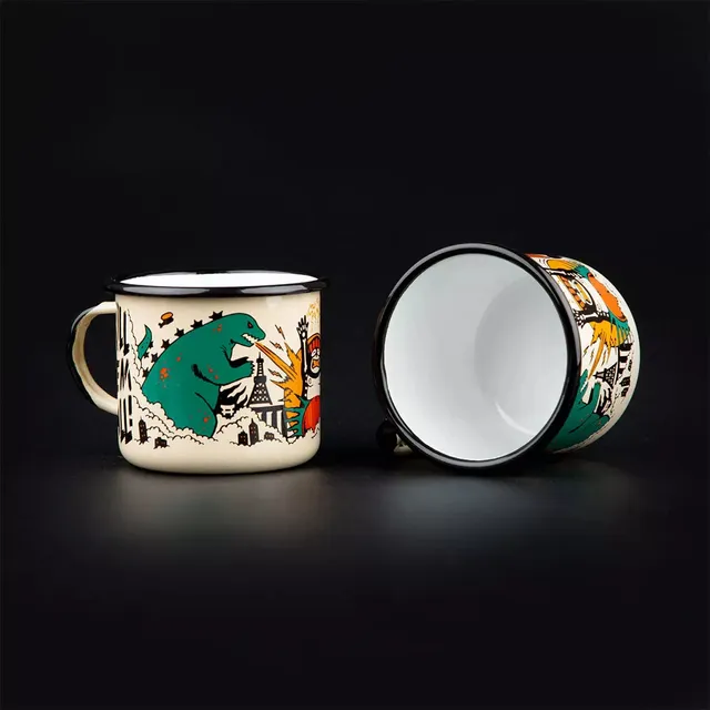 heldbergs-tassen-attack-on-tokyo-emailletasse-500-ml-kaiju image 1