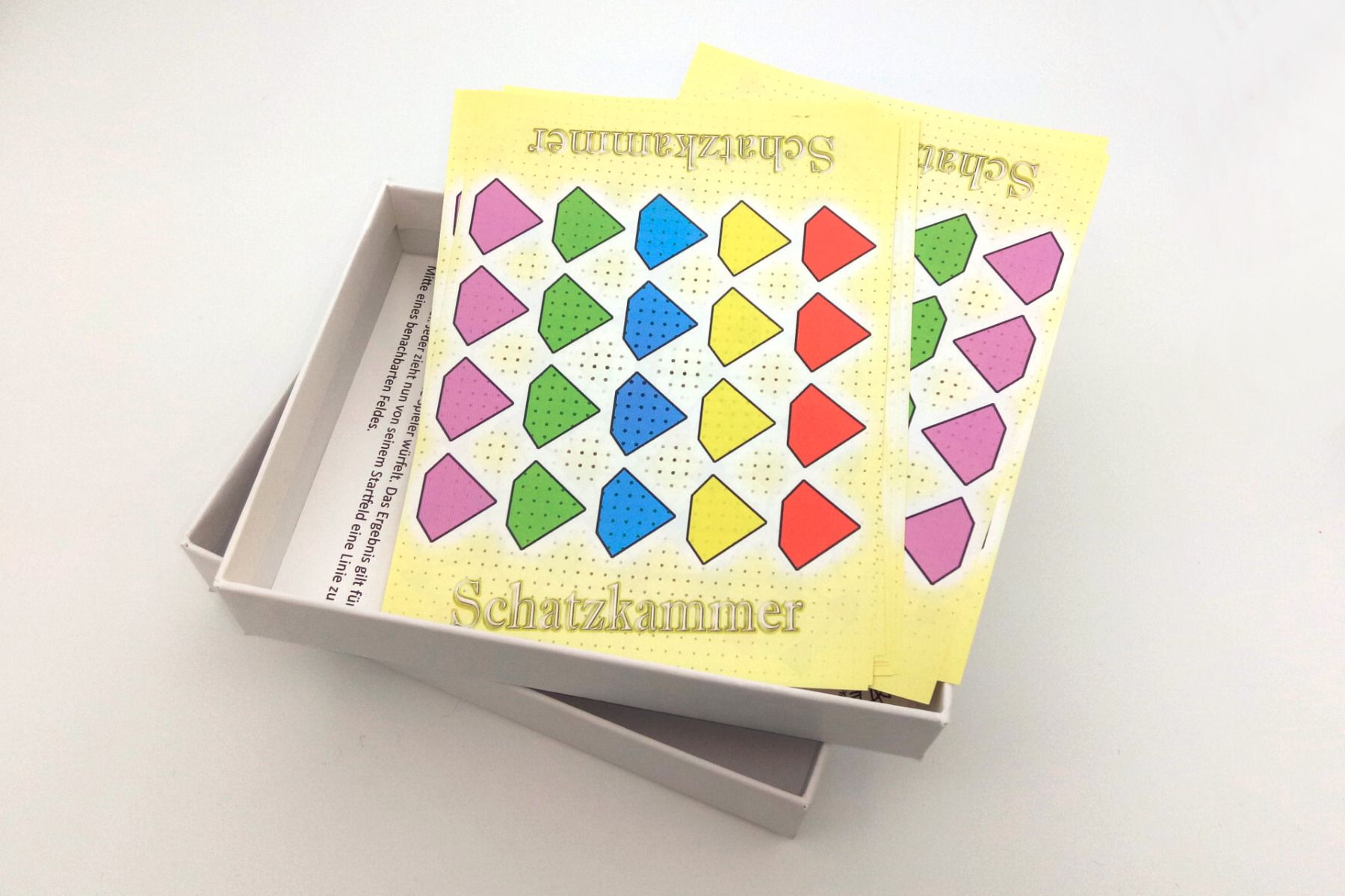 m-cke-mini-spiele-schatzkammer-kartenspiel-familie image 3