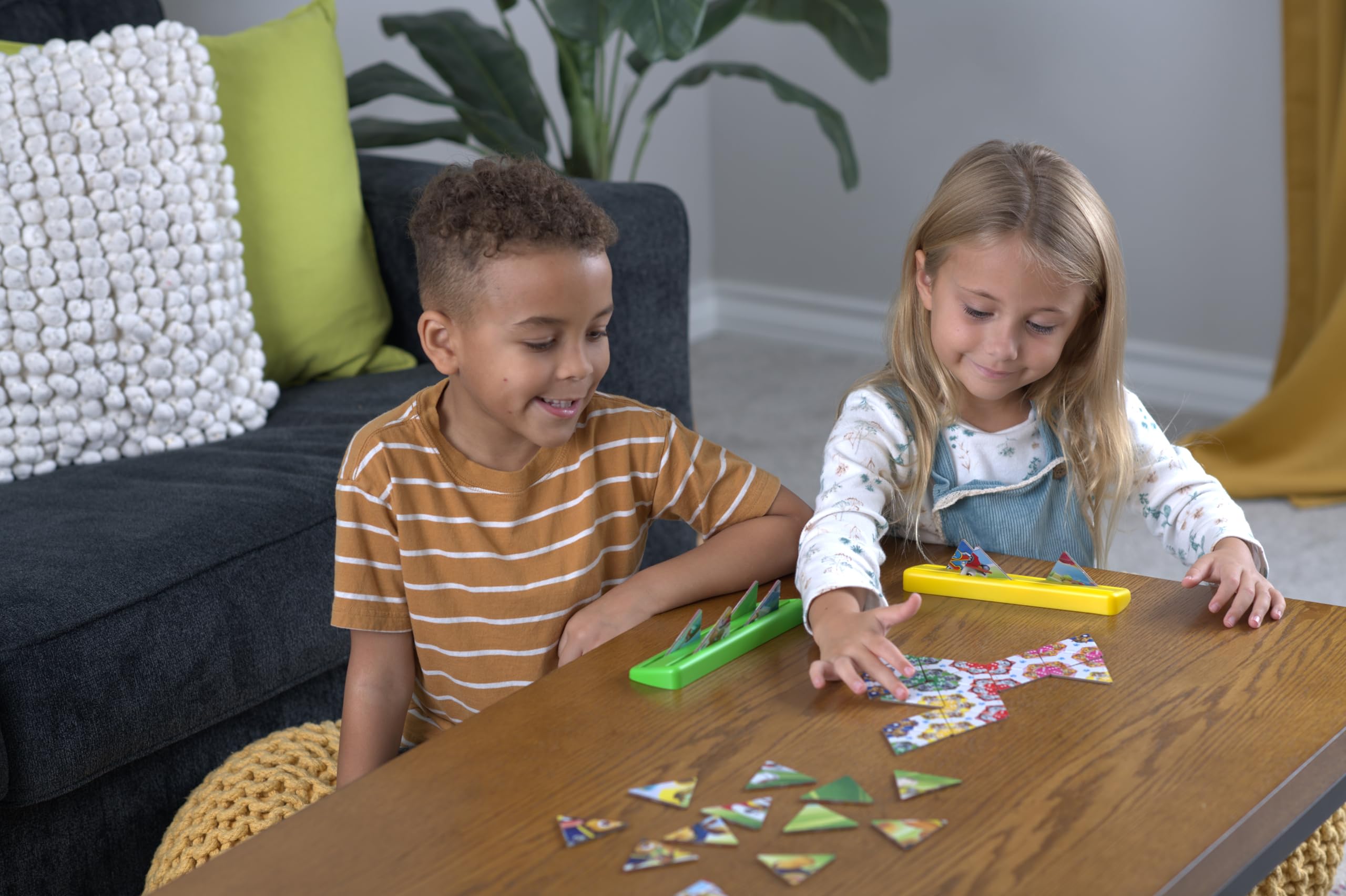 goliath-triominos-junior-paw-patrol-legespiel-2-4-personen-ab-3 image 3