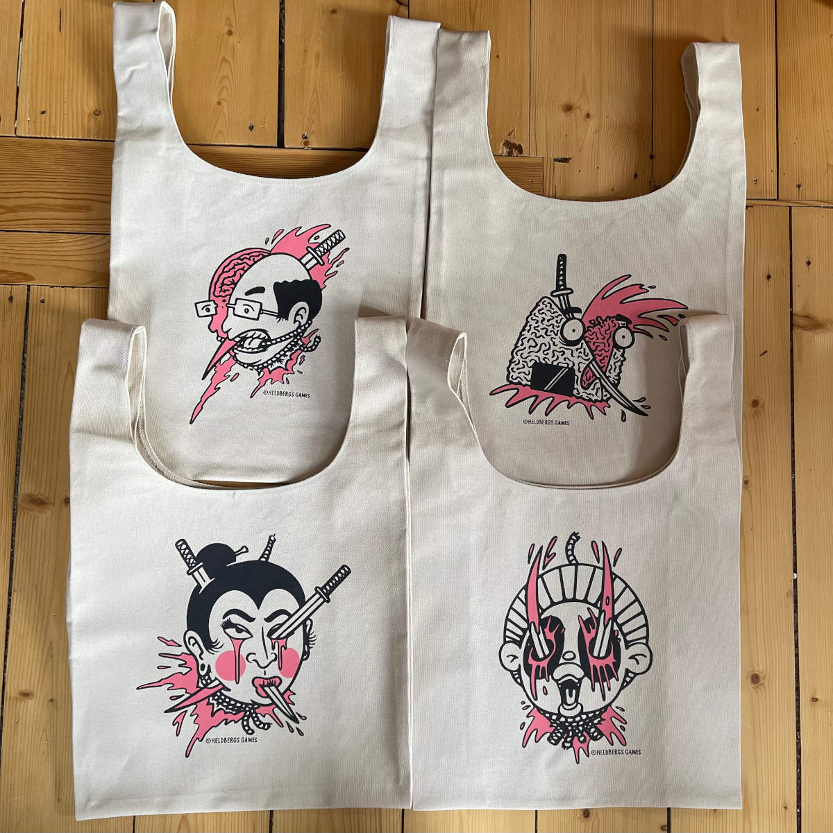 heldbergs-tanukubi-tote-bag-oliv-35x35-canvas image 5