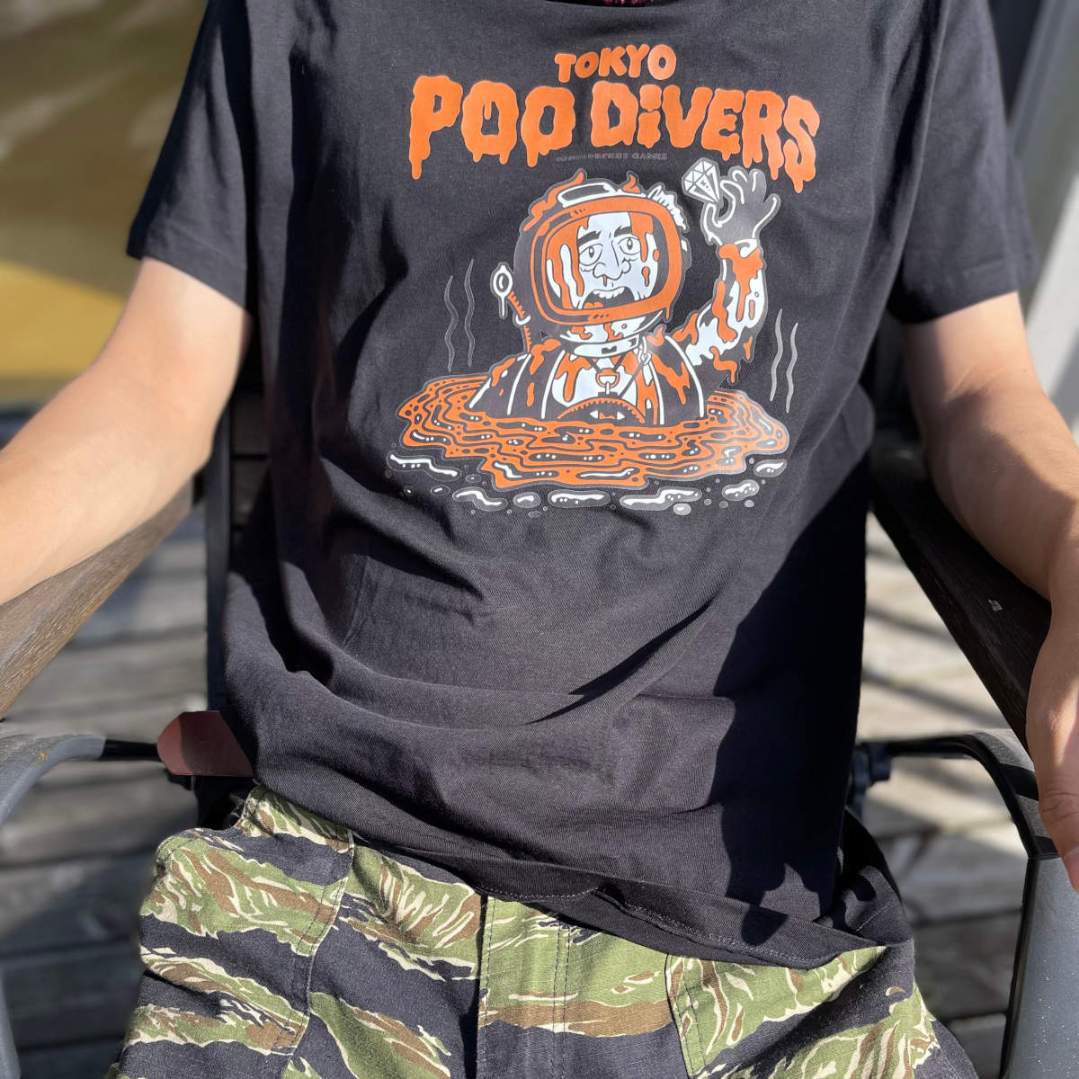 heldbergs-tokyo-poo-divers-t-shirt-bio-baumwolle-schwarz image 2