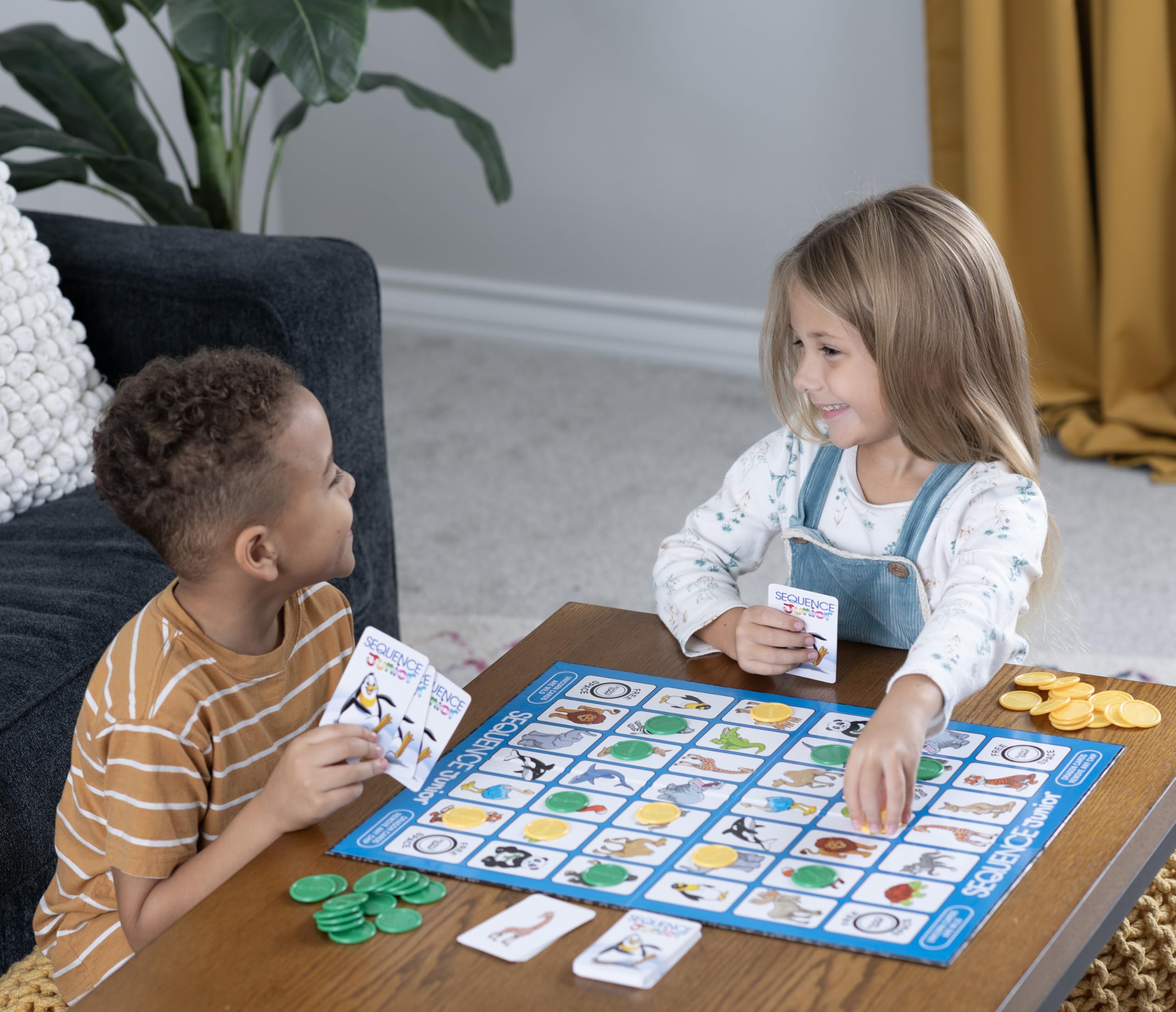 goliath-sequence-junior-brettspiel-kinderspiel-ab-3-jahren-4-in-reihe image 4