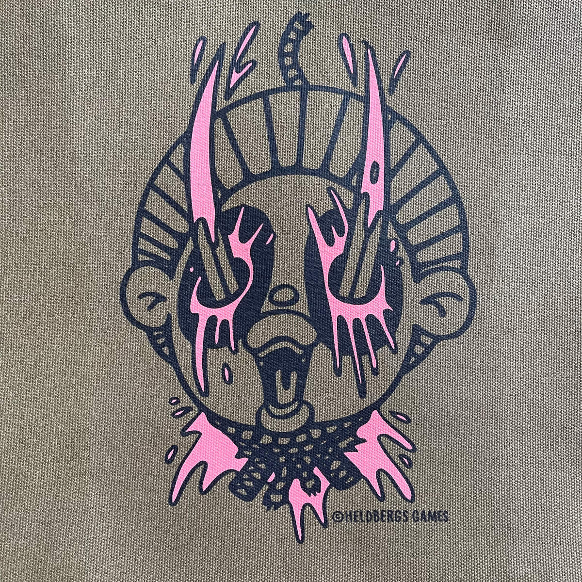 heldbergs-tanukubi-tote-bag-oliv-35x35-canvas image 4